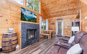 Fully Loaded Cabin In Heart Of Pigeon Forge