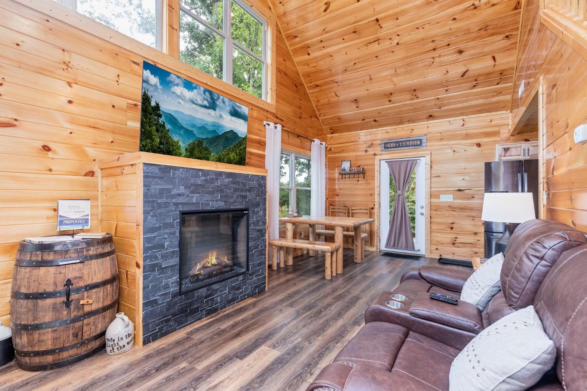 Fully Loaded Cabin In Heart Of Pigeon Forge Exterior photo