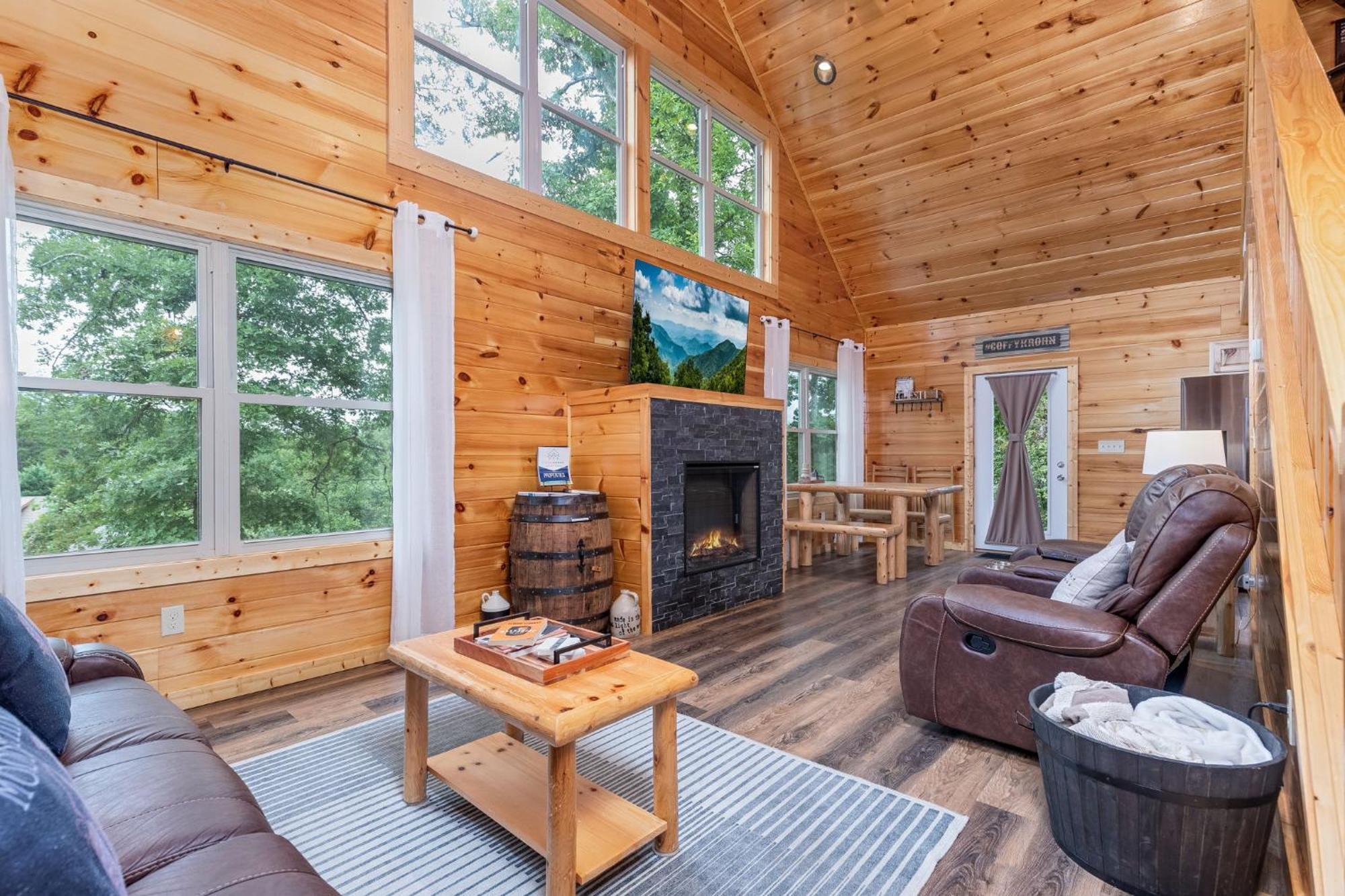 Fully Loaded Cabin In Heart Of Pigeon Forge Exterior photo