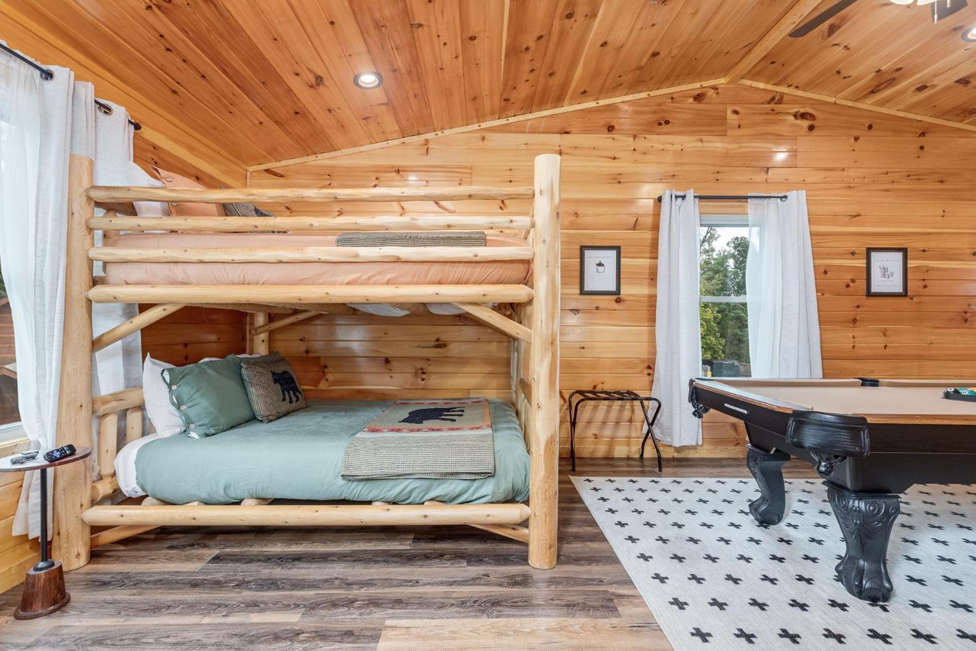 Fully Loaded Cabin In Heart Of Pigeon Forge Exterior photo