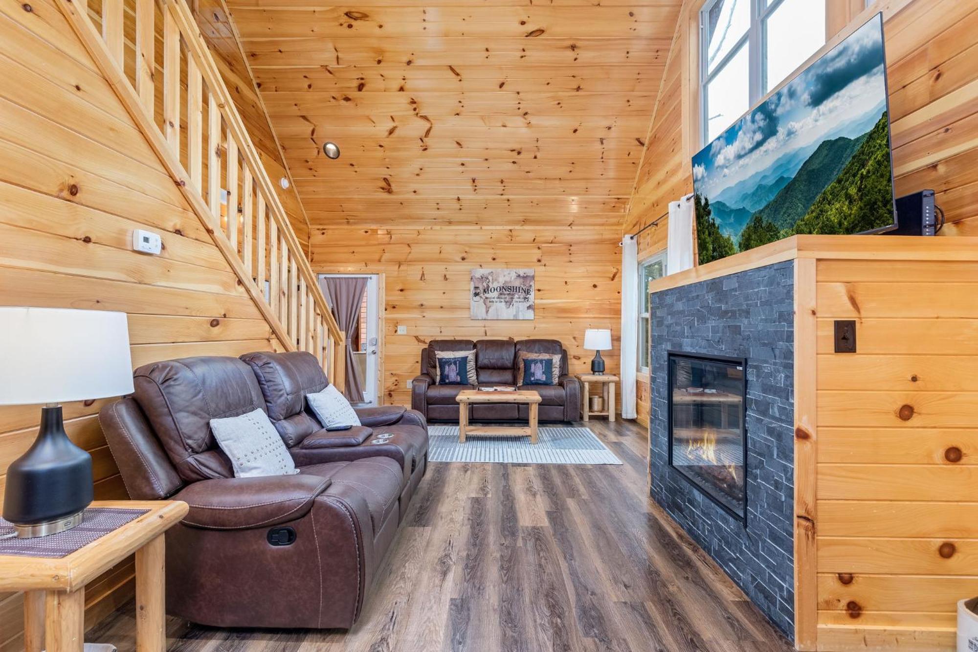 Fully Loaded Cabin In Heart Of Pigeon Forge Exterior photo