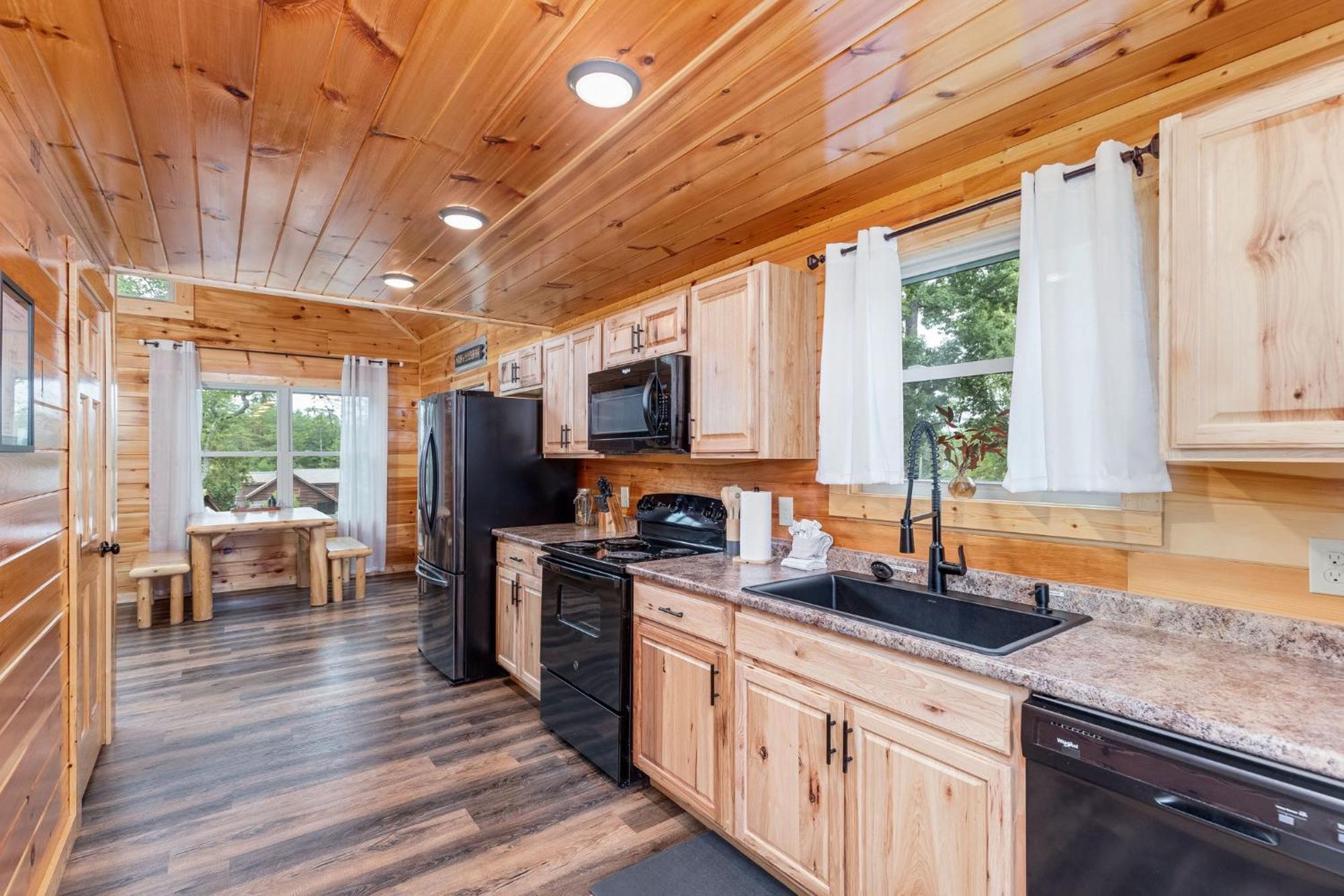 Fully Loaded Cabin In Heart Of Pigeon Forge Exterior photo