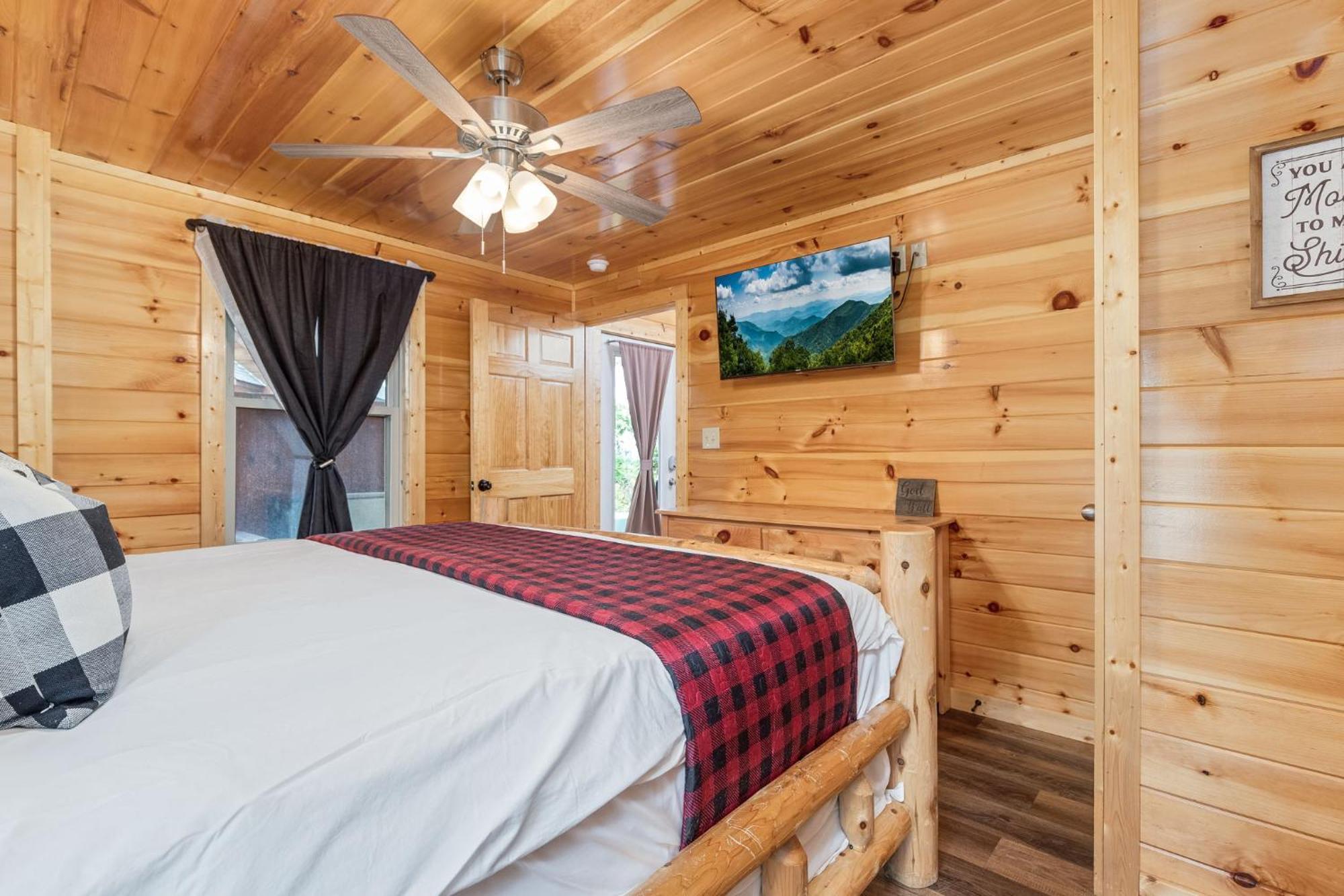 Fully Loaded Cabin In Heart Of Pigeon Forge Exterior photo