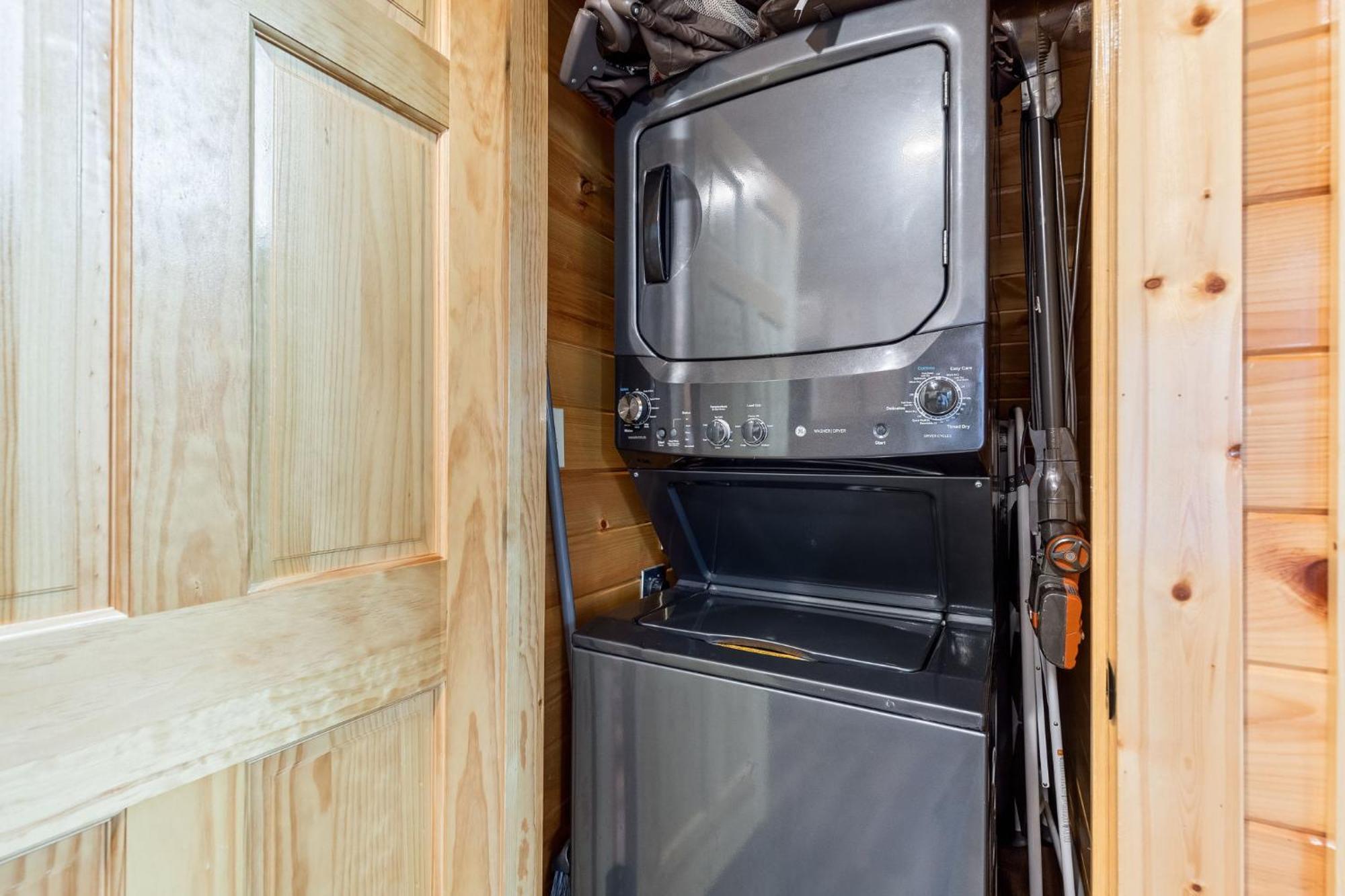 Fully Loaded Cabin In Heart Of Pigeon Forge Exterior photo